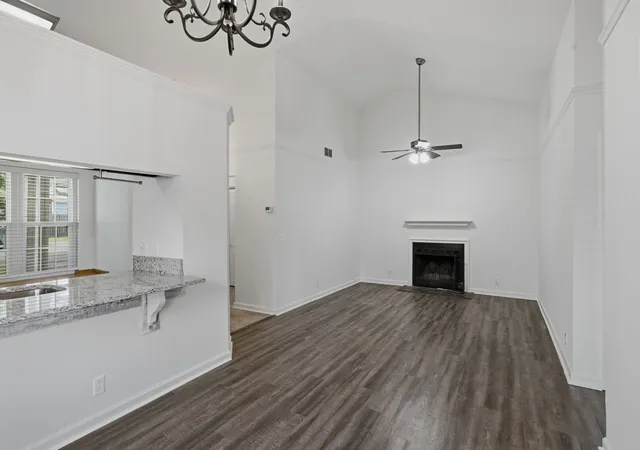 Photo 3 of Sale Pending at 2014 Mansker Dr, Goodlettsville, TN 37072 | MLS# 3245796 | Listing updated on 2026-09-18