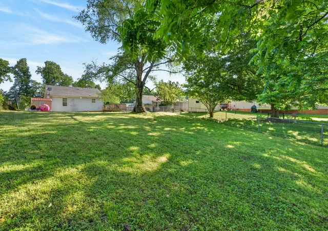 Homes for sale in Clarksville, TN | 356 Erie Dr, Clarksville, TN 37040 | MLS# 3182218