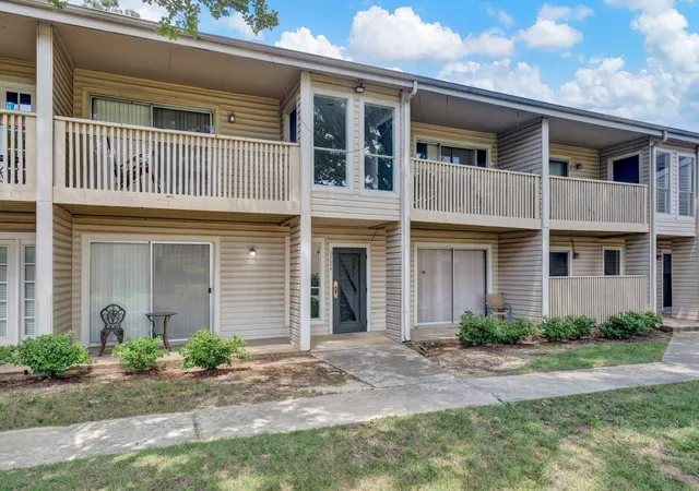 Homes for sale in Memphis, TN | 6724 Quail Hollow Ct #2, Memphis, TN 38120 | MLS# 3247175
