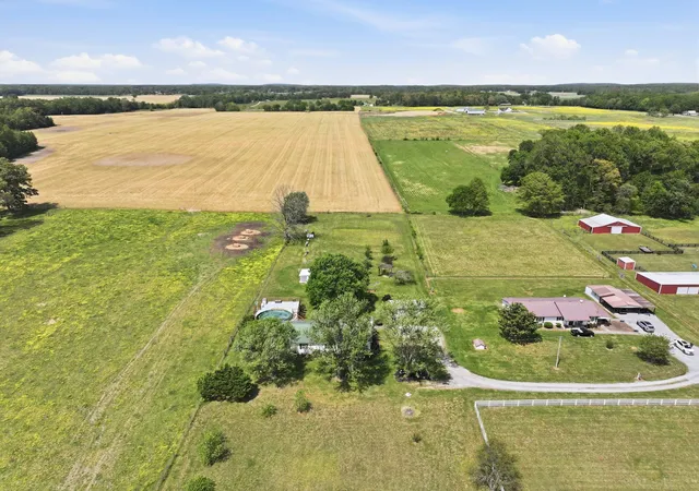 3rd image of 404 Logan Chapel Rd, Hillsboro, TN 37342 | MLS# 3181742