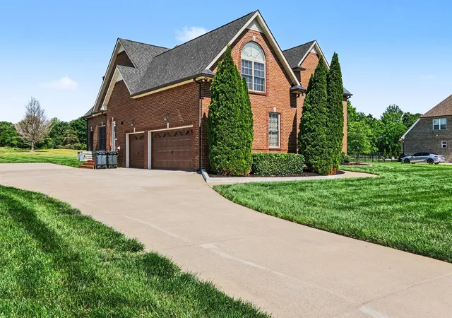 Homes for sale in Greenbrier, TN | 4147 Ironwood Dr, Greenbrier, TN 37073 | MLS# 3182003