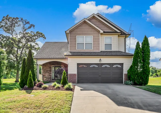 Photo 2 of Single family home for sale at 317 Ivy Bnd Cir, Clarksville, TN 37043 | MLS# 3182000 | Listing updated on 2026-09-07
