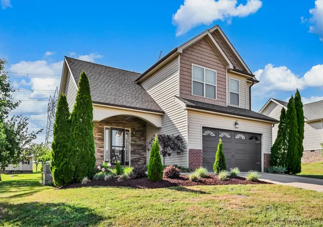 Photo 1 of Single family home for sale at 317 Ivy Bnd Cir, Clarksville, TN 37043 | MLS# 3182000 | Listing updated on 2026-09-07