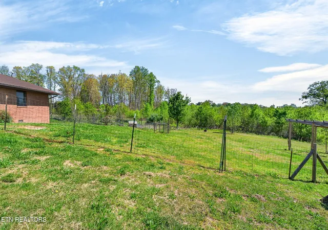 Photo 3 of Single family home for sale at 935 Brewer Rd, Crossville, TN 38572 | MLS# 3181920 | Listing updated on 2026-09-02
