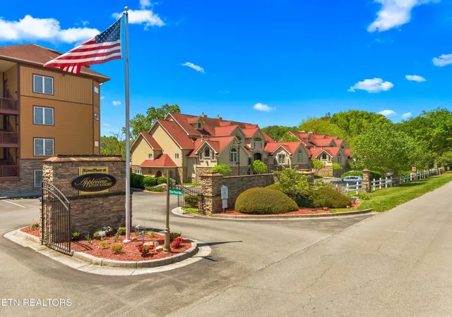 Listing Photo 4 - Condo for sale in building located at 601 River Pl Wy, Sevierville, TN 37862 - Unit #B101