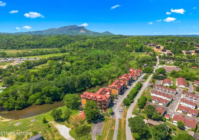 Listing Photo 5 - Condo for sale in building located at 601 River Pl Wy, Sevierville, TN 37862 - Unit #B101
