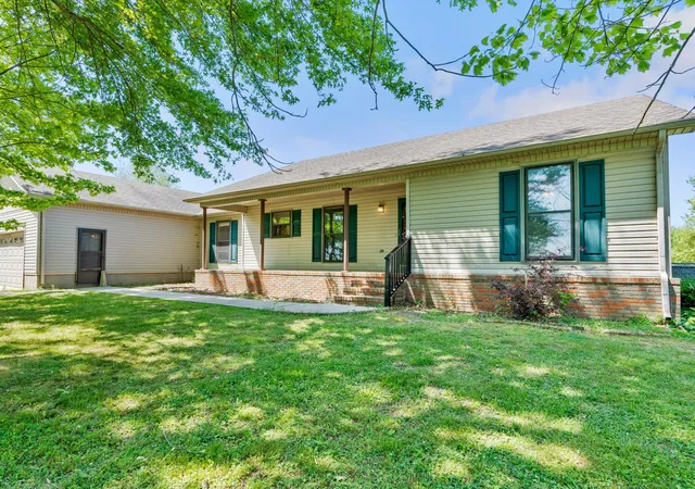 Photo 2 of Single family home for sale at 6934 Old Railroad Bed Rd, Toney, AL 35773 | MLS# 3183048 | Listing updated on 2026-09-21