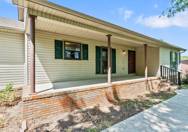 Photo 3 of Single family home for sale at 6934 Old Railroad Bed Rd, Toney, AL 35773 | MLS# 3183048 | Listing updated on 2026-09-21