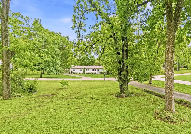 2nd image of 6808 Fleetwood Dr, Nashville, TN 37205 | MLS# 3183799