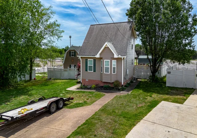 Photo 3 of Single family home for sale at 200 Westlynn Dr, Lebanon, TN 37087 | MLS# 3182362 | Listing updated on 2026-07-26