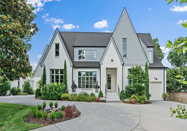 2nd image of 2825 Sugar Tree Rd, Nashville, TN 37215 | MLS# 3189564