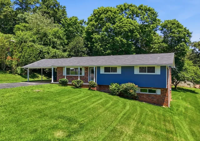 Homes for sale in Chattanooga, TN | 15 Holiday Lane, Chattanooga, TN 37415 | MLS# 3269772