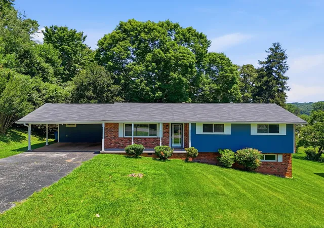 Homes for sale in Chattanooga, TN | 15 Holiday Lane, Chattanooga, TN 37415 | MLS# 3269772