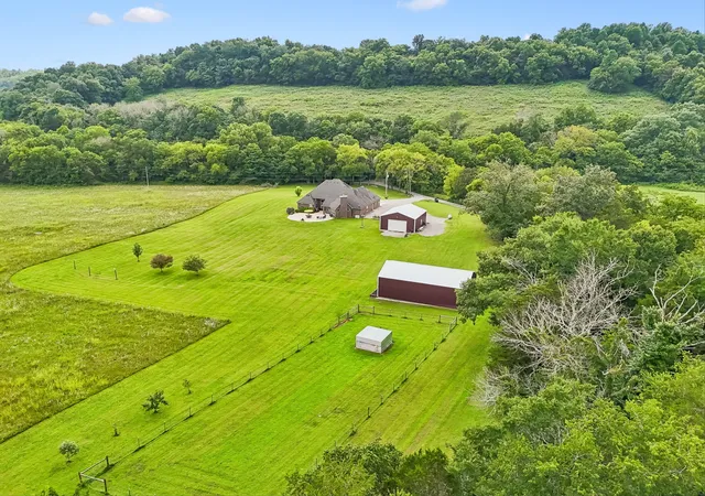 Photo 3 of Single family home for sale at 50 Bill Edde Rd, Belvidere, TN 37306 | MLS# 3183537 | Listing updated on 2026-09-28