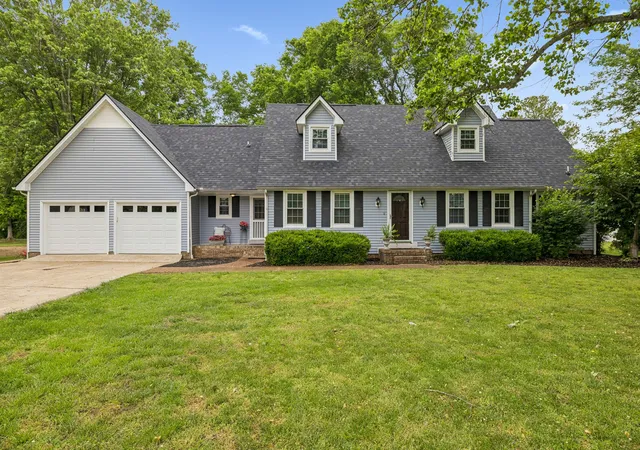 Photo 1 of Single family home for sale at 1305 Jewell Dr, Columbia, TN 38401 | MLS# 3182674 | Listing updated on 2026-08-19