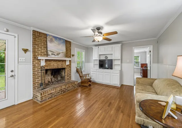 Photo 2 of Single family home for sale at 1305 Jewell Dr, Columbia, TN 38401 | MLS# 3182674 | Listing updated on 2026-08-19