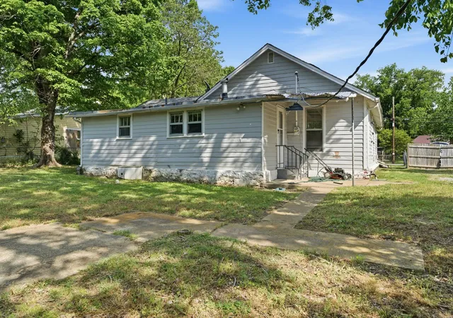 Homes for sale in Nashville, TN | 1801 Elizabeth Rd, Nashville, TN 37218 | MLS# 3183421