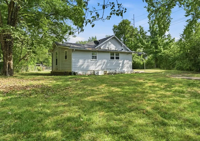 Homes for sale in Nashville, TN | 1801 Elizabeth Rd, Nashville, TN 37218 | MLS# 3183421