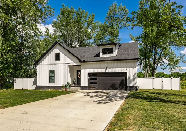 Homes for sale in Greenbrier, TN | 1885 Woodruff Ave, Greenbrier, TN 37073 | MLS# 3184003
