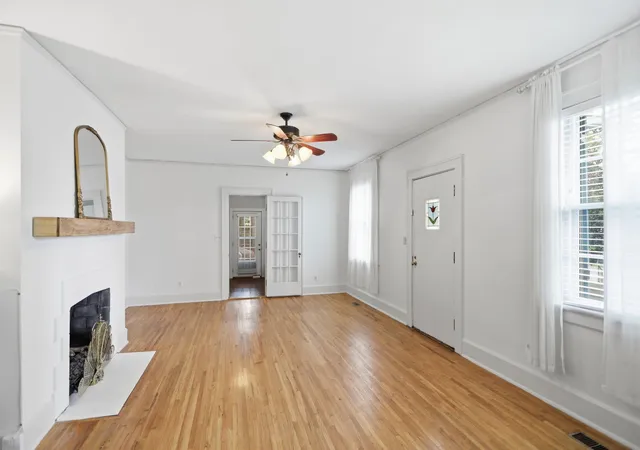 Photo 3 of Single family home for sale at 703 5th Avenue W, Springfield, TN 37172 | MLS# 3183693 | Listing updated on 2026-09-04