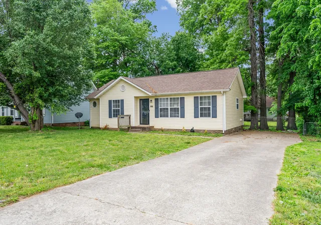 Homes for sale in Clarksville, TN | 566 Lorie Ln, Clarksville, TN 37042 | MLS# 3183018