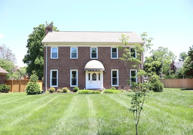 Photo 2 of Sale Pending at 1505 Holmes Cir, Franklin, TN 37064 | MLS# 3230539 | Listing updated on 2026-09-14