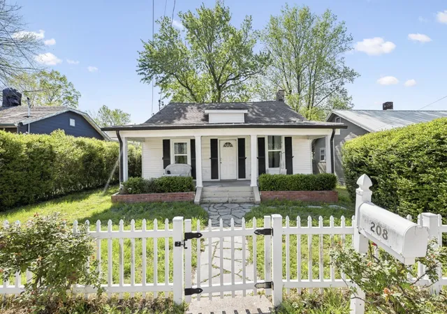 1st image of 208 22nd St, Old Hickory, TN 37138 | MLS# 3189985