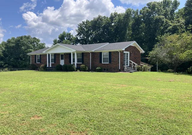 Homes for sale in Red Boiling Springs, TN | 5279 Oak Grove Rd, Red Boiling Springs, TN 37150 | MLS# 3183434