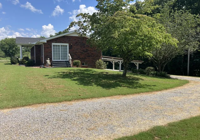 Homes for sale in Red Boiling Springs, TN | 5279 Oak Grove Rd, Red Boiling Springs, TN 37150 | MLS# 3183434