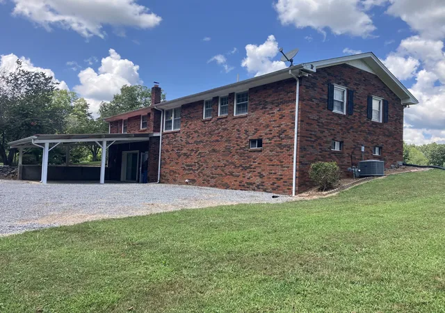 Homes for sale in Red Boiling Springs, TN | 5279 Oak Grove Rd, Red Boiling Springs, TN 37150 | MLS# 3183434