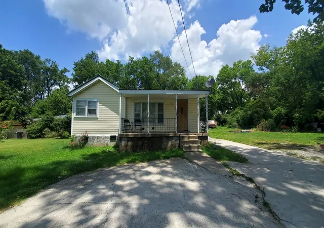 Homes for sale in Gallatin, TN | 504 Demoss St, Gallatin, TN 37066 | MLS# 3183130