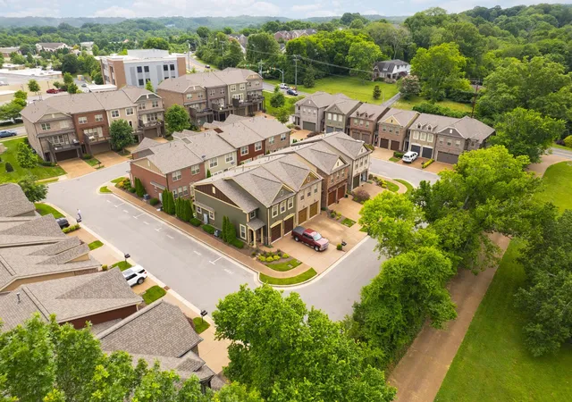 2nd image of 815 Silkwood Dr, Nashville, TN 37221 | MLS# 3183976