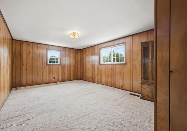 Photo 3 of Single family home for sale at 905 Cumberland St, Harriman, TN 37748 | MLS# 3216170 | Listing updated on 2026-09-28