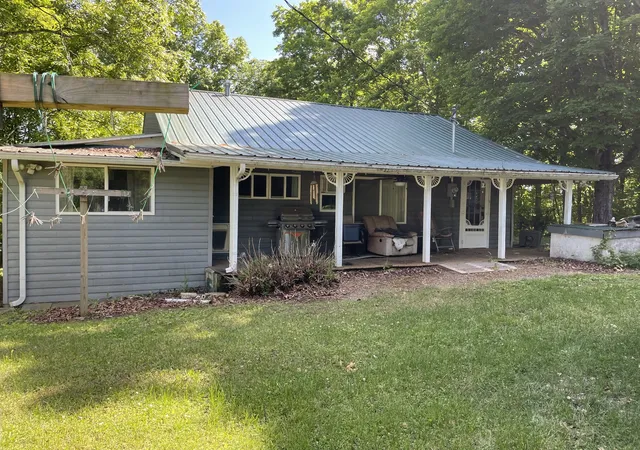 Photo 1 of Single family home for sale at 140 Spivey Ln, Gainesboro, TN 38562 | MLS# 3183241 | Listing updated on 2026-09-23