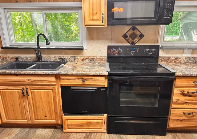 Photo 3 of Single family home for sale at 140 Spivey Ln, Gainesboro, TN 38562 | MLS# 3183241 | Listing updated on 2026-09-23