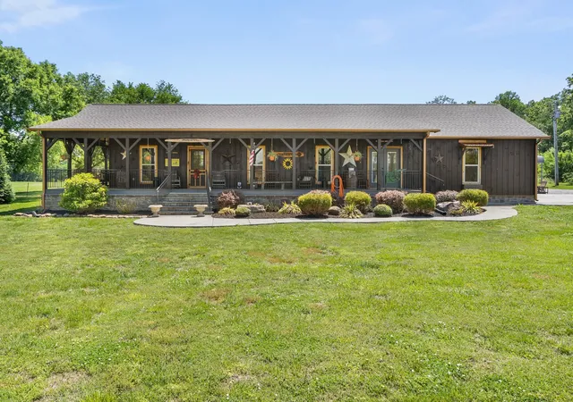 Homes for sale in Decherd, TN | 251 Falcon Dr, Decherd, TN 37324 | MLS# 3184200