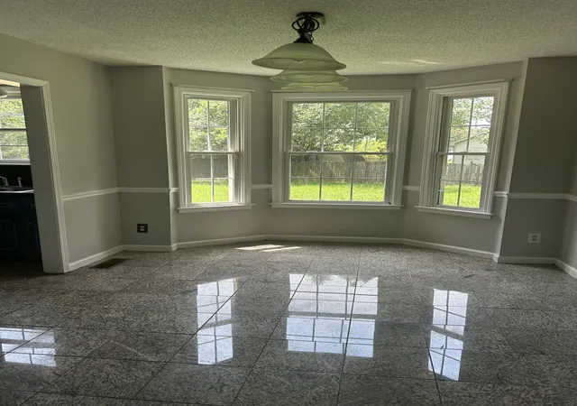 Photo 3 of Single family home for sale at 808 Keystone Ct, Clarksville, TN 37042 | MLS# 3540333 | Listing updated on 2026-10-09