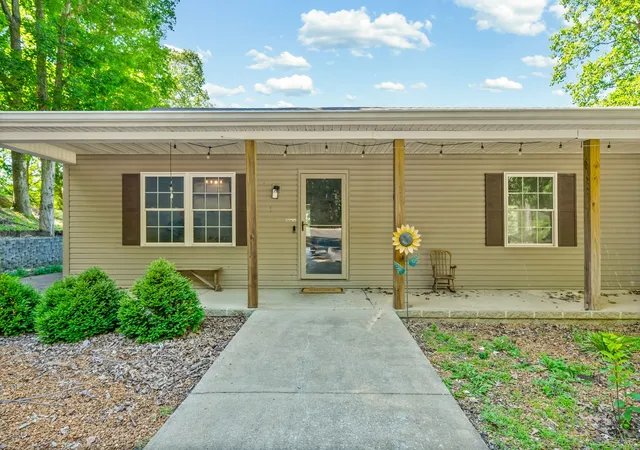 Homes for sale in Cadiz, KY | 384 Ferrell Cir, Cadiz, KY 42211 | MLS# 3208304