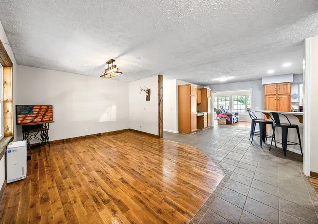 Homes for sale in Cadiz, KY | 384 Ferrell Cir, Cadiz, KY 42211 | MLS# 3208304