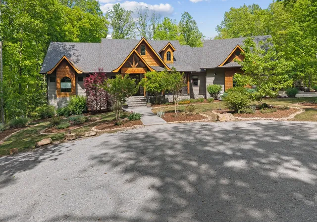 Photo 3 of Single family home for sale at 5621 Parker Branch Trl, Franklin, TN 37064 | MLS# 3184807 | Listing updated on 2026-10-05