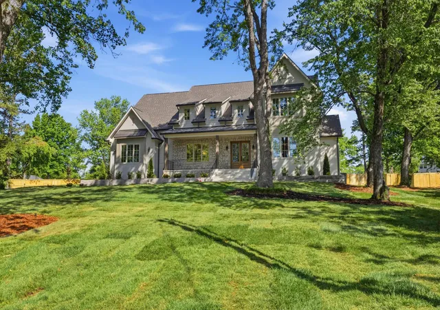 Photo 3 of Single family home for sale at 9016 Hood Pl, Brentwood, TN 37027 | MLS# 3183992 | Listing updated on 2026-08-21
