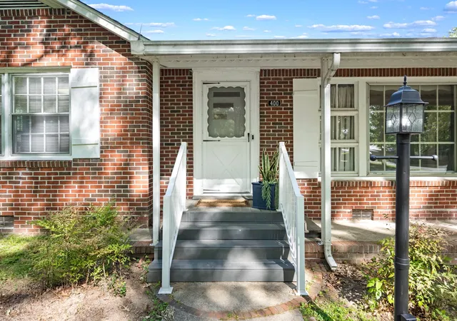 Photo 3 of Single family home for sale at 400 Edgewood Dr, Tullahoma, TN 37388 | MLS# 3185236 | Listing updated on 2026-08-27