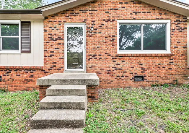 Photo 4 of Sale Pending at 619 Paddy Run Rd, Clarksville, TN 37042 | MLS# 3184191 | Listing updated on 2026-10-26