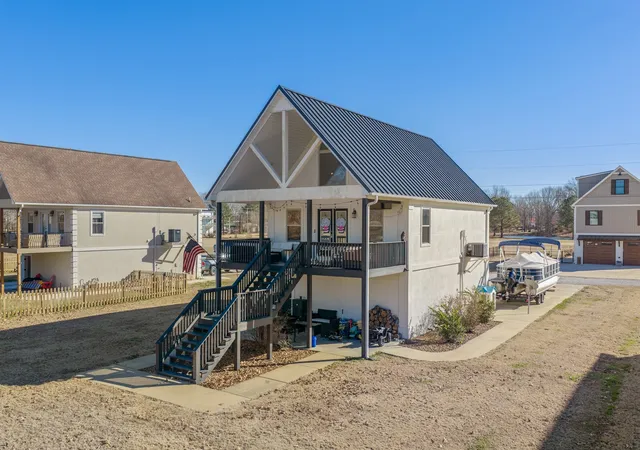 Homes for sale in Decaturville, TN | 222 Fairway Villa Ln, Decaturville, TN 38329 | MLS# 3183457