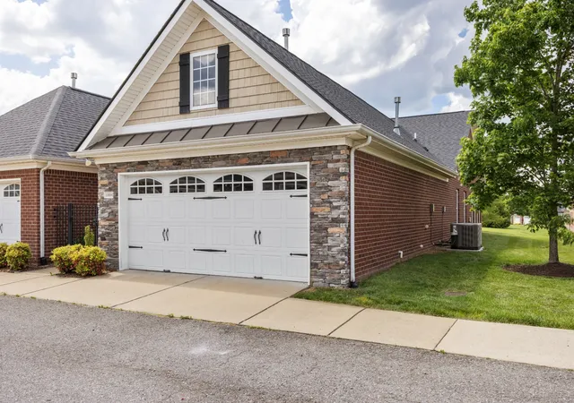 Homes for sale in Gallatin, TN | 395 Devon Chase Hl #1004, Gallatin, TN 37066 | MLS# 3215639
