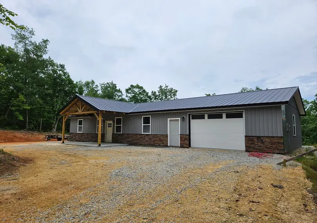 Homes for sale in Linden, TN | 93 Wyatt Lane, Linden, TN 37096 | MLS# 3186032