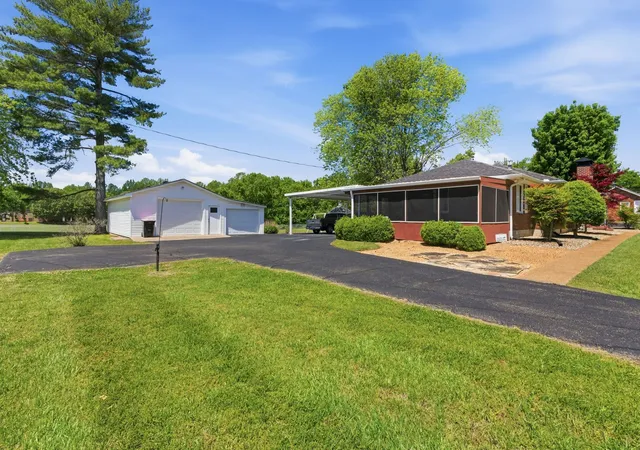 Photo 3 of Single family home for sale at 2678 Highway 41 S, Greenbrier, TN 37073 | MLS# 3211732 | Listing updated on 2026-08-13