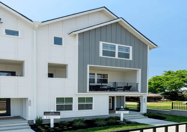Photo 2 of Sale Pending at 3218 Conviser, Nashville, TN 37207 | MLS# 3183705 | Listing updated on 2026-04-28
