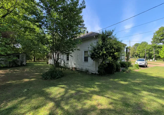 Homes for sale in Jackson, TN | 2504 Beech Bluff Rd, Jackson, TN 38301 | MLS# 3183737