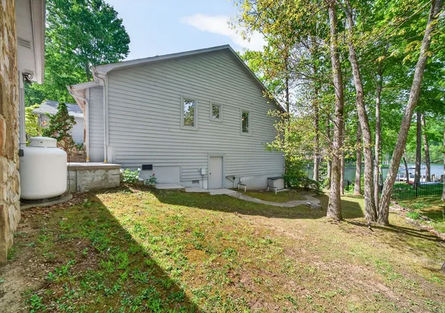 Photo 3 of Single family home for sale at 167 Markham Ln, Crossville, TN 38558 | MLS# 3184026 | Listing updated on 2026-09-04